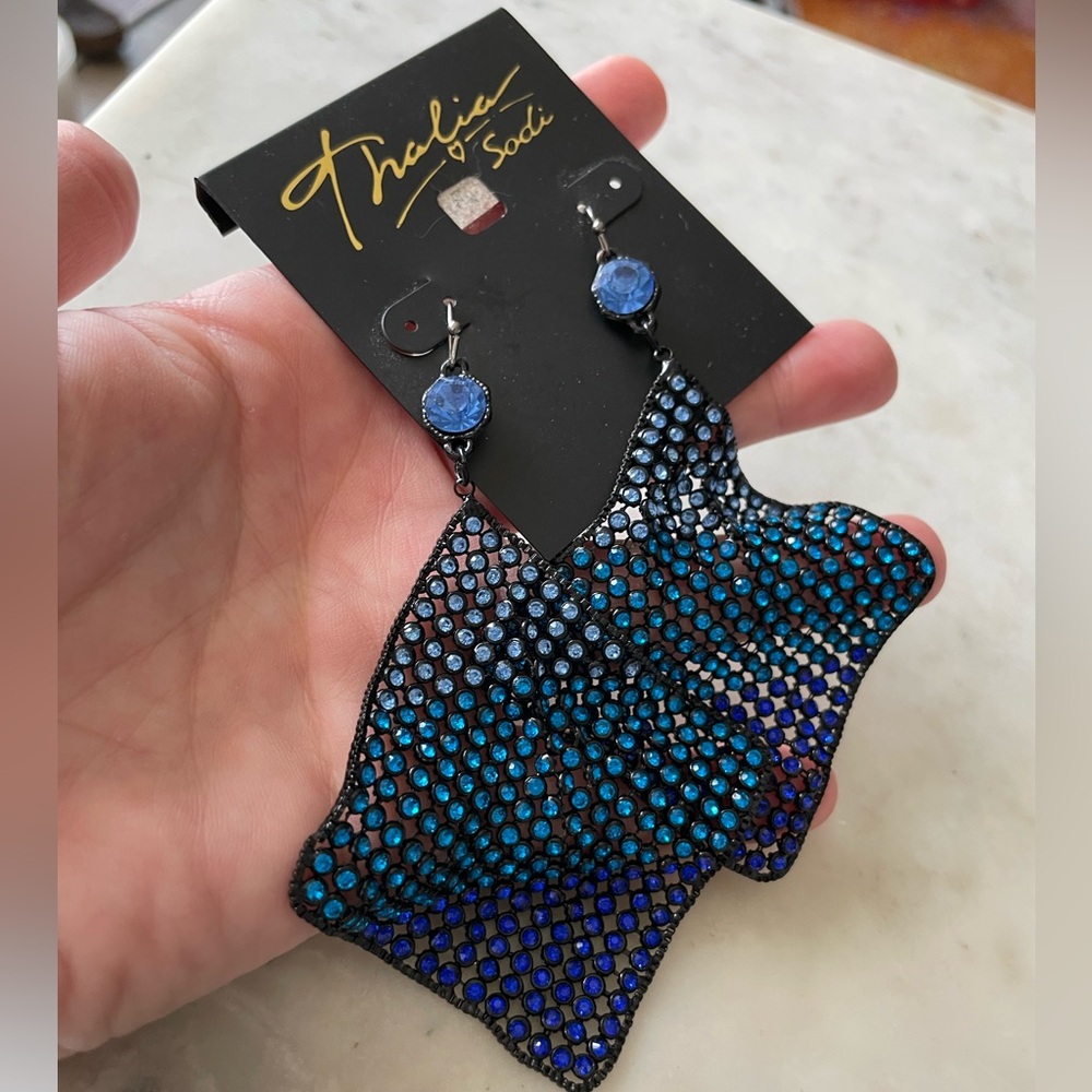 NWT- Blue Jewel Ombre flexible stylish fashion earrings